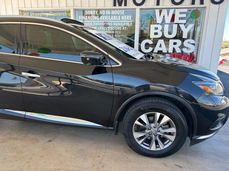 Nissan Murano Vehicle Full-screen Gallery Image 04