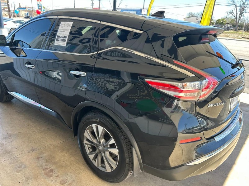 Nissan Murano Vehicle Full-screen Gallery Image 06