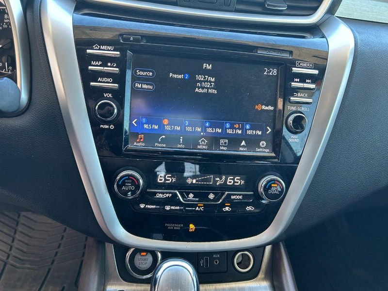 Nissan Murano Vehicle Full-screen Gallery Image 14