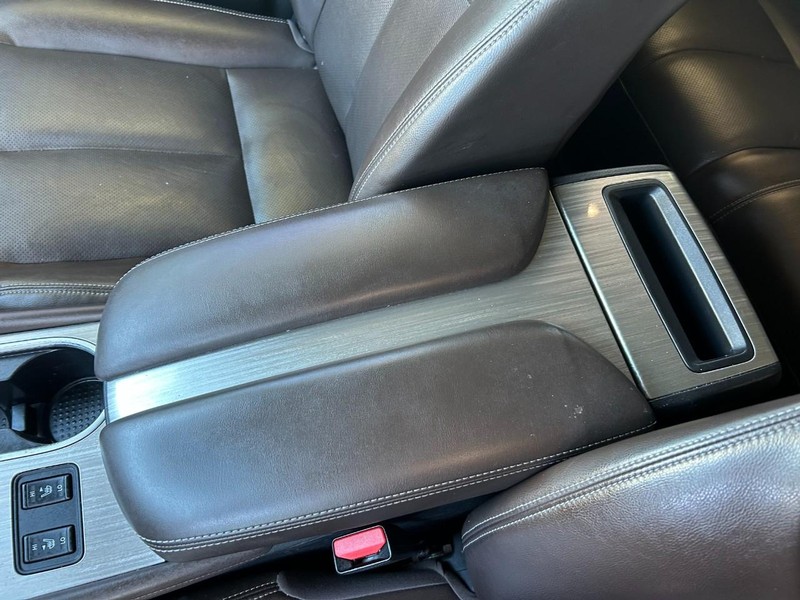 Nissan Murano Vehicle Full-screen Gallery Image 16