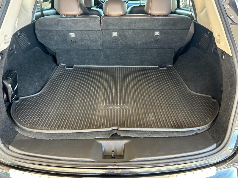 Nissan Murano Vehicle Full-screen Gallery Image 22