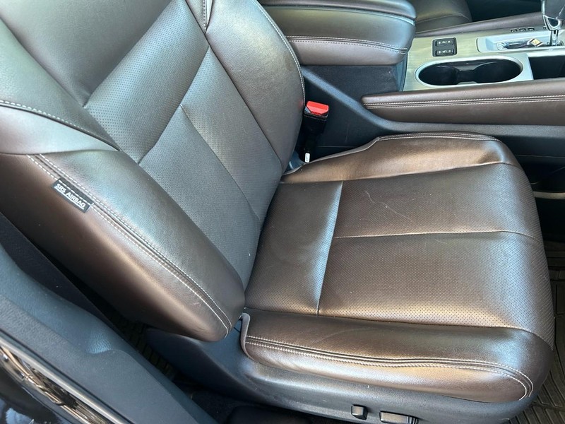 Nissan Murano Vehicle Full-screen Gallery Image 23