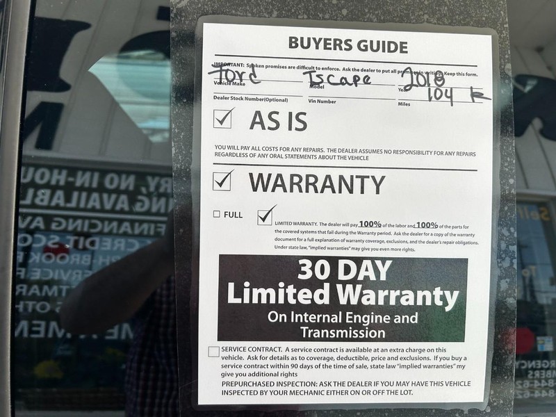 Ford Escape Vehicle Full-screen Gallery Image 11