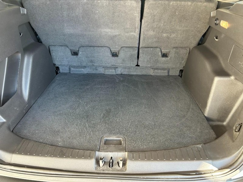 Ford Escape Vehicle Full-screen Gallery Image 24