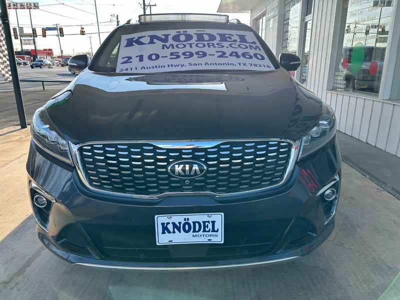 Kia Sorento Vehicle Full-screen Gallery Image 02