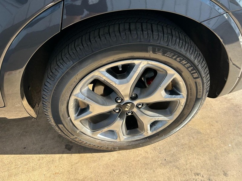 Kia Sorento Vehicle Full-screen Gallery Image 08