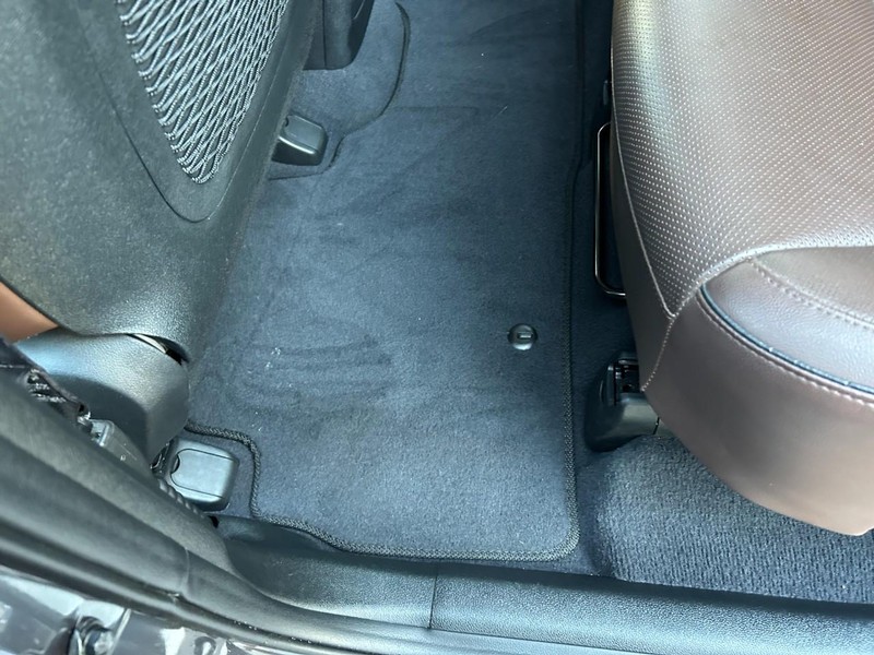 Kia Sorento Vehicle Full-screen Gallery Image 22