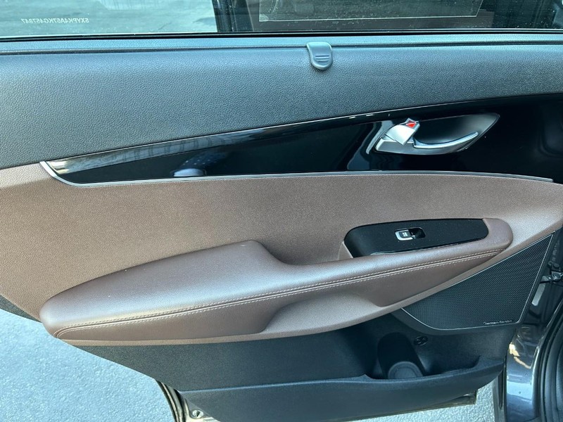 Kia Sorento Vehicle Full-screen Gallery Image 23