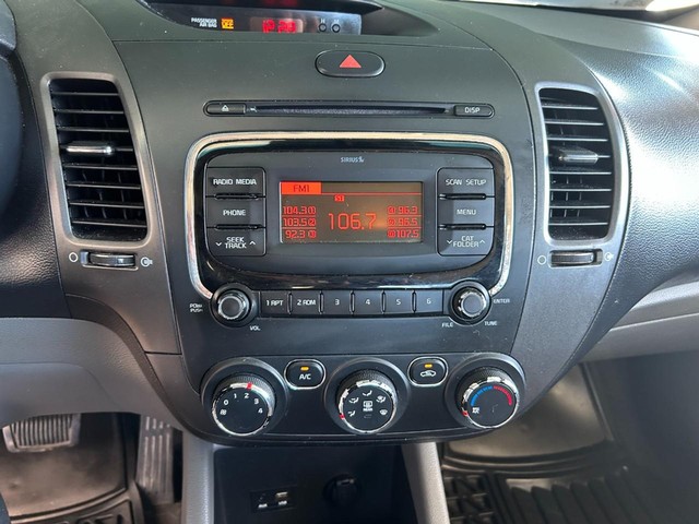 2018 Kia FORTE LX - Photo 12