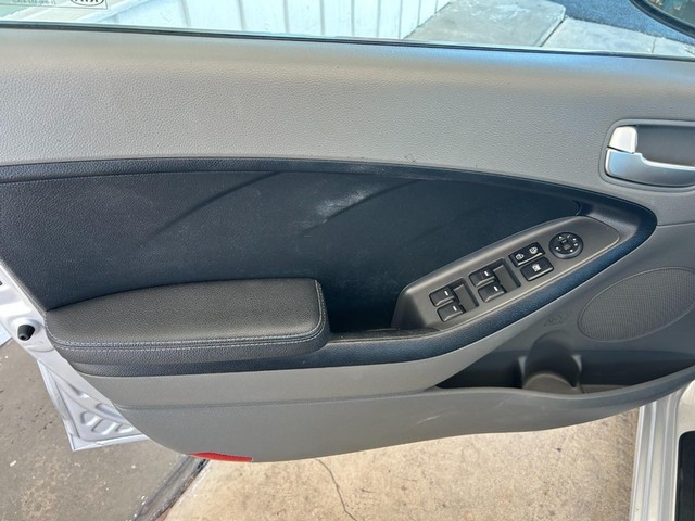 2018 Kia FORTE LX - Photo 18