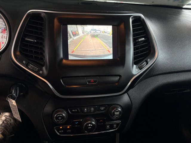 2019 Jeep Cherokee Latitude - Photo 11
