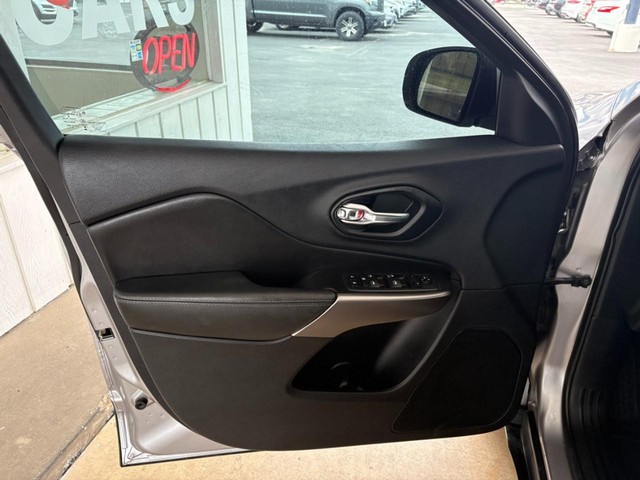 2019 Jeep Cherokee Latitude - Photo 13