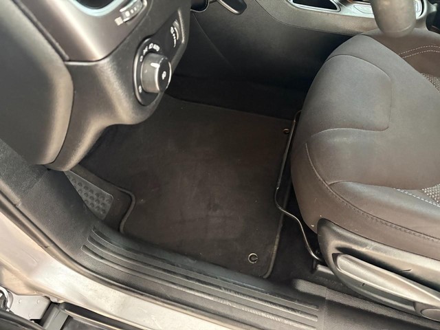 2019 Jeep Cherokee Latitude - Photo 14