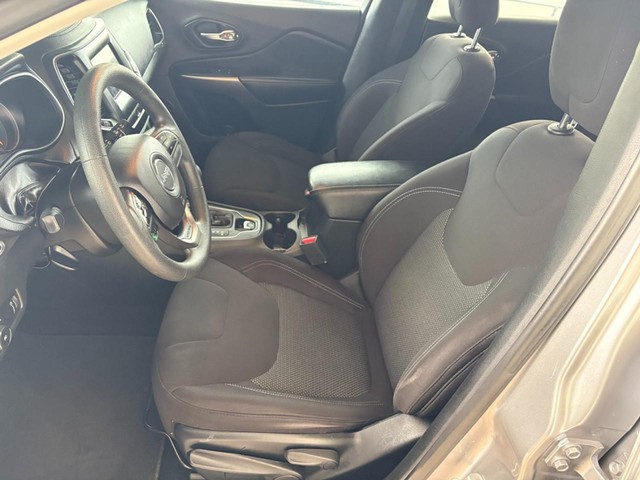 2019 Jeep Cherokee Latitude - Photo 15
