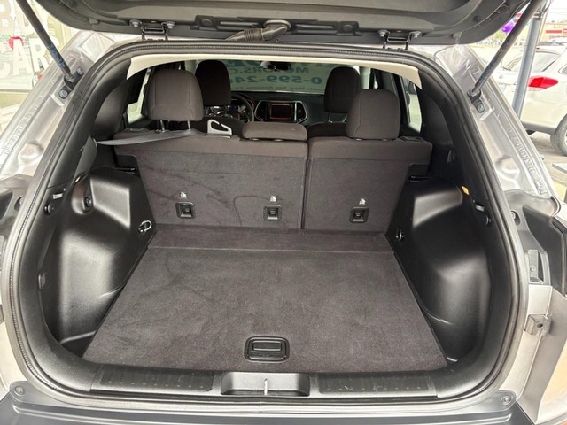 2019 Jeep Cherokee Latitude - Photo 19