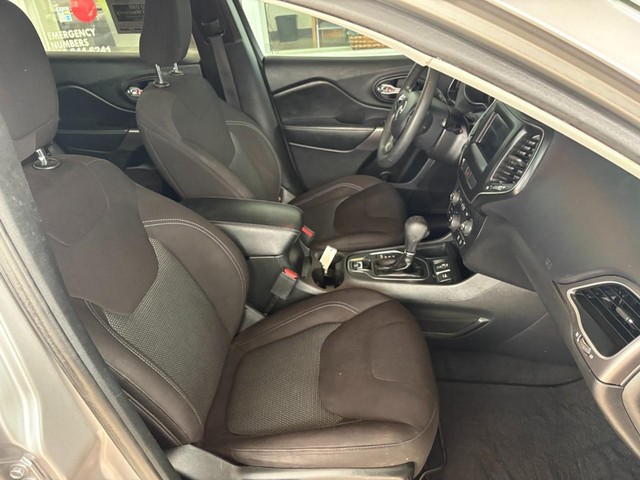 2019 Jeep Cherokee Latitude - Photo 25
