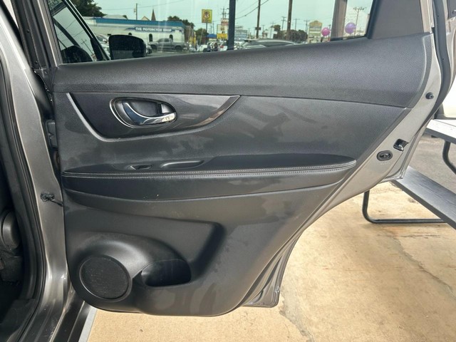 2017 Nissan Rogue S - Photo 20