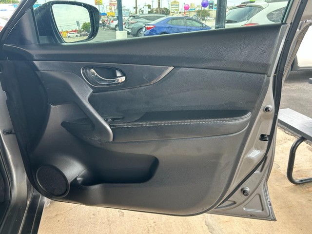 2017 Nissan Rogue S - Photo 23