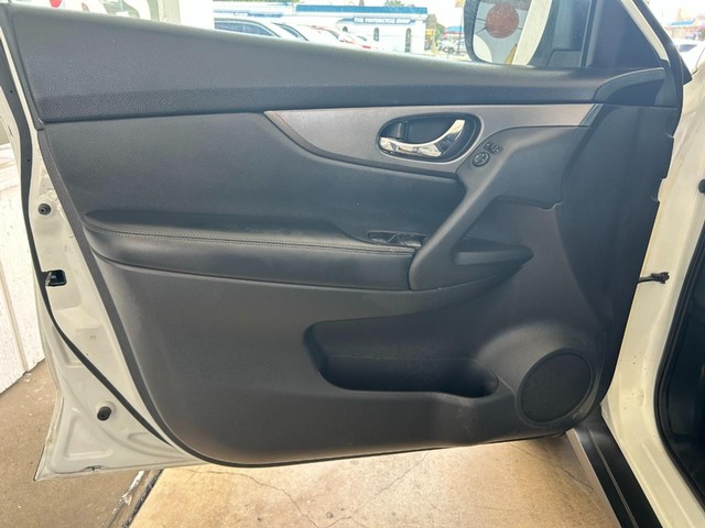 2016 Nissan Rogue SV - Photo 11
