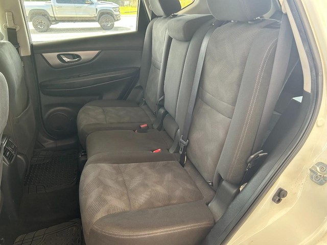 2016 Nissan Rogue SV - Photo 13