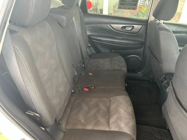 2016 Nissan Rogue SV - Photo 17