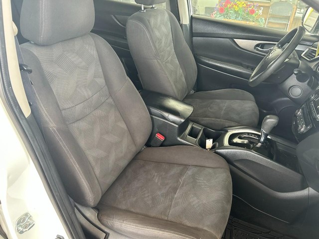 2016 Nissan Rogue SV - Photo 21