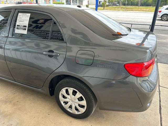 2010 Toyota Corolla LE - Photo 6