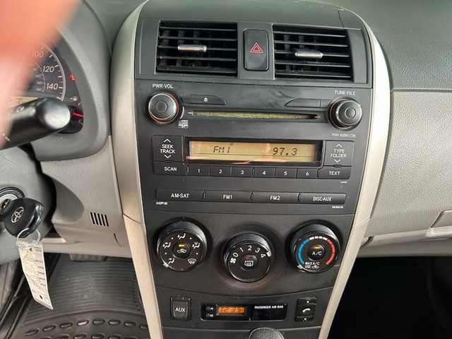 2010 Toyota Corolla LE - Photo 12