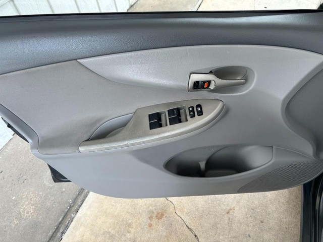 2010 Toyota Corolla LE - Photo 19