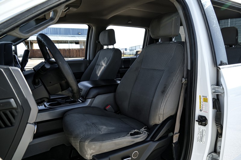 Ford Super Duty F-250 SRW Vehicle Full-screen Gallery Image 03