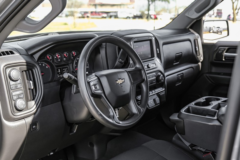 Chevrolet Silverado 1500 Vehicle Full-screen Gallery Image 03