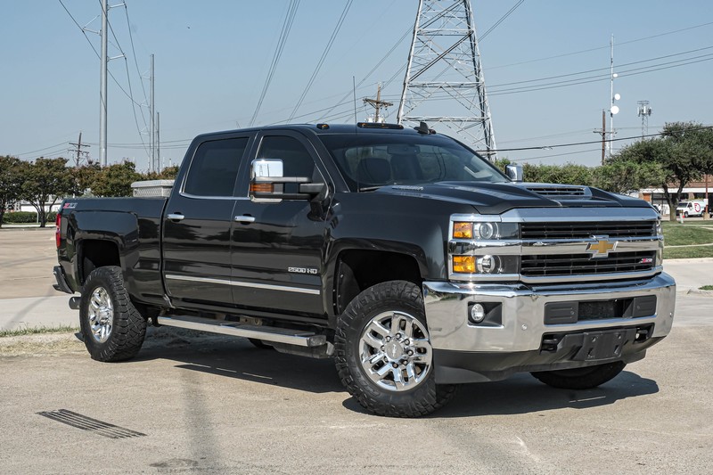 Chevrolet Silverado 2500HD Vehicle Full-screen Gallery Image 02