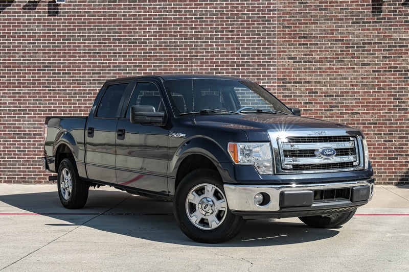 Ford F-150 Vehicle Full-screen Gallery Image 02