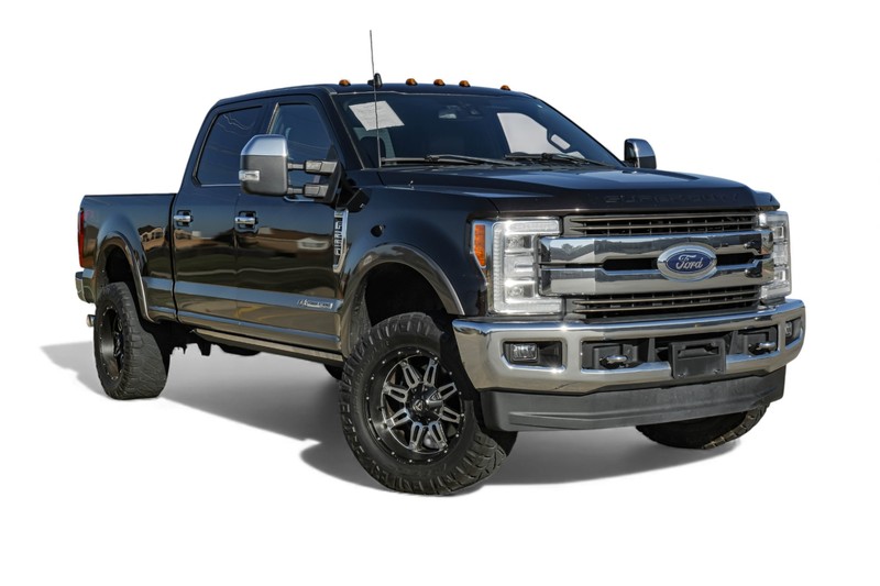 Ford Super Duty F-250 SRW Vehicle Full-screen Gallery Image 01