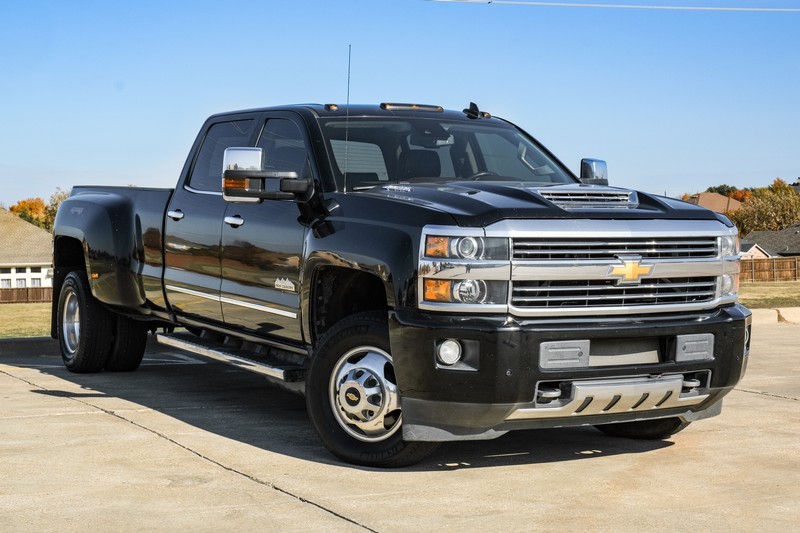 Chevrolet Silverado 3500HD Vehicle Full-screen Gallery Image 02