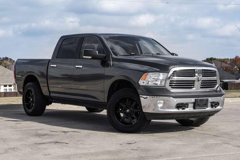 Ram 1500 Vehicle Full-screen Gallery Image 03