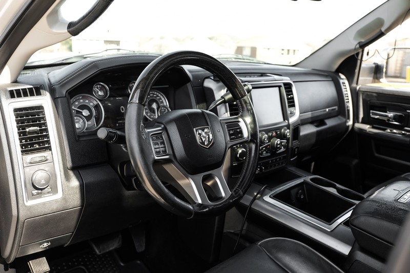 Ram 2500 Vehicle Full-screen Gallery Image 03