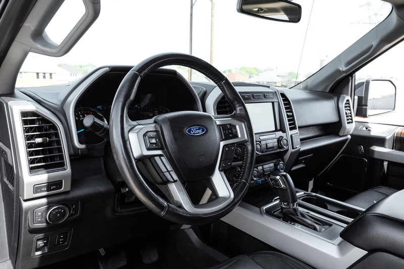 Ford F-150 Vehicle Full-screen Gallery Image 03
