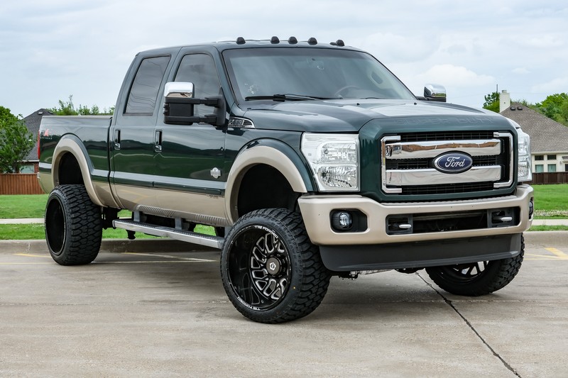 Ford Super Duty F-250 SRW Vehicle Full-screen Gallery Image 02