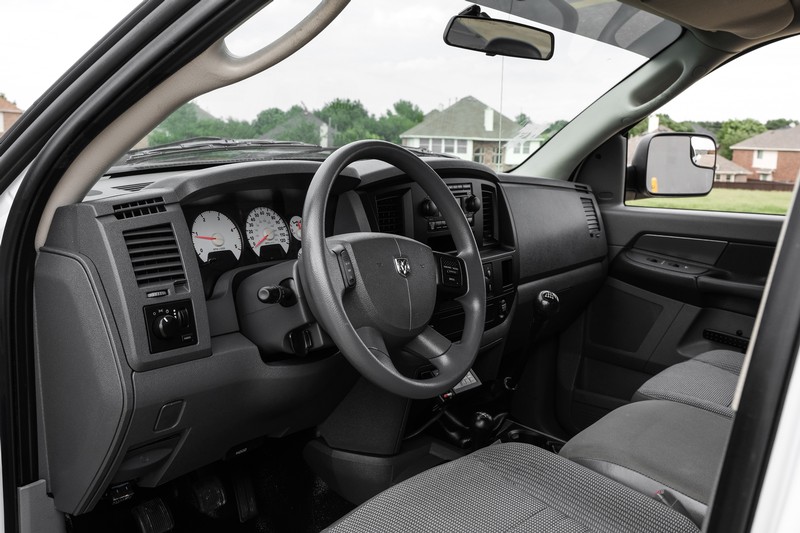 Dodge Ram 3500 Vehicle Full-screen Gallery Image 03