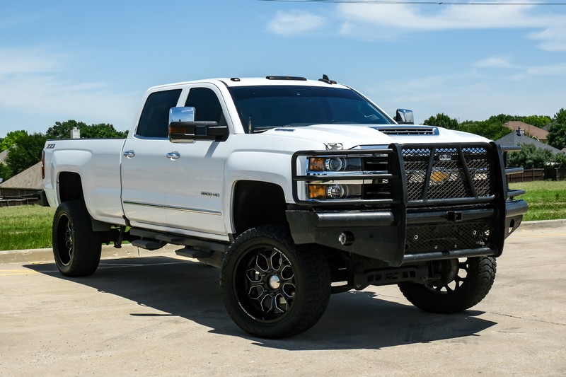 Chevrolet Silverado 3500HD Vehicle Full-screen Gallery Image 03