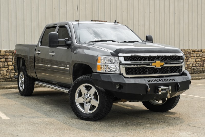 Chevrolet Silverado 2500HD Vehicle Full-screen Gallery Image 03