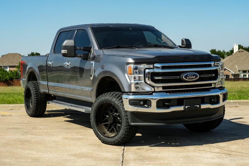 Ford Super Duty F-250 SRW Vehicle Full-screen Gallery Image 02