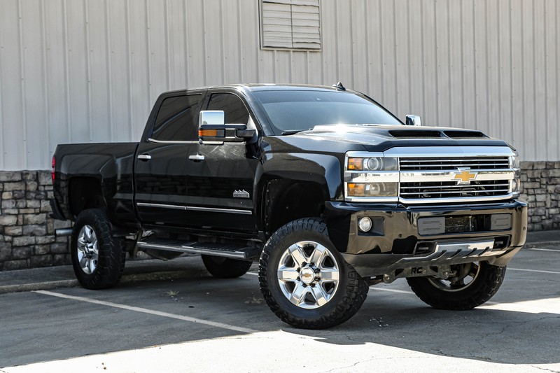 Chevrolet Silverado 2500HD Vehicle Full-screen Gallery Image 03