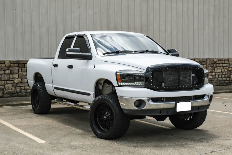 Dodge Ram Vehicle Full-screen Gallery Image 02