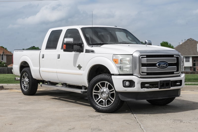 Ford Super Duty F-250 SRW Vehicle Full-screen Gallery Image 02