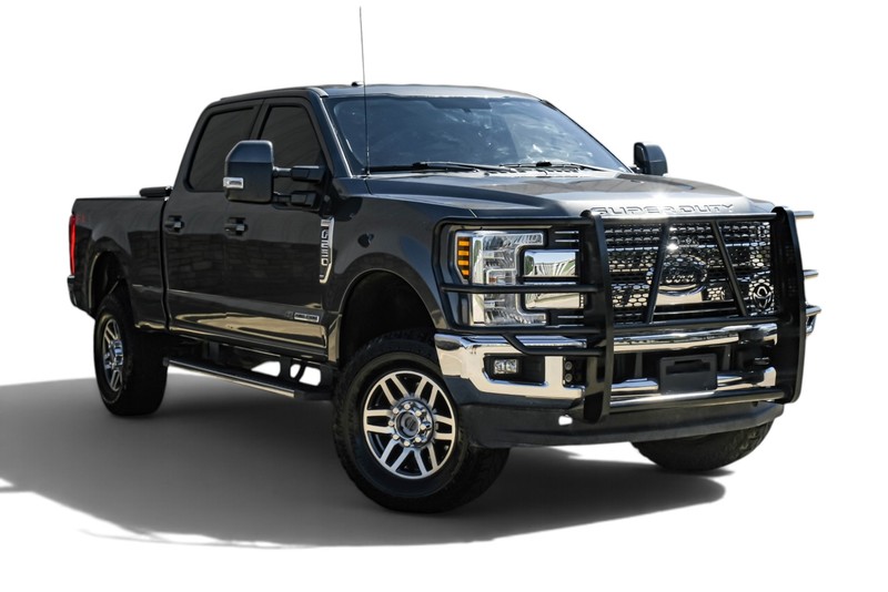 Ford Super Duty F-250 SRW Vehicle Full-screen Gallery Image 01