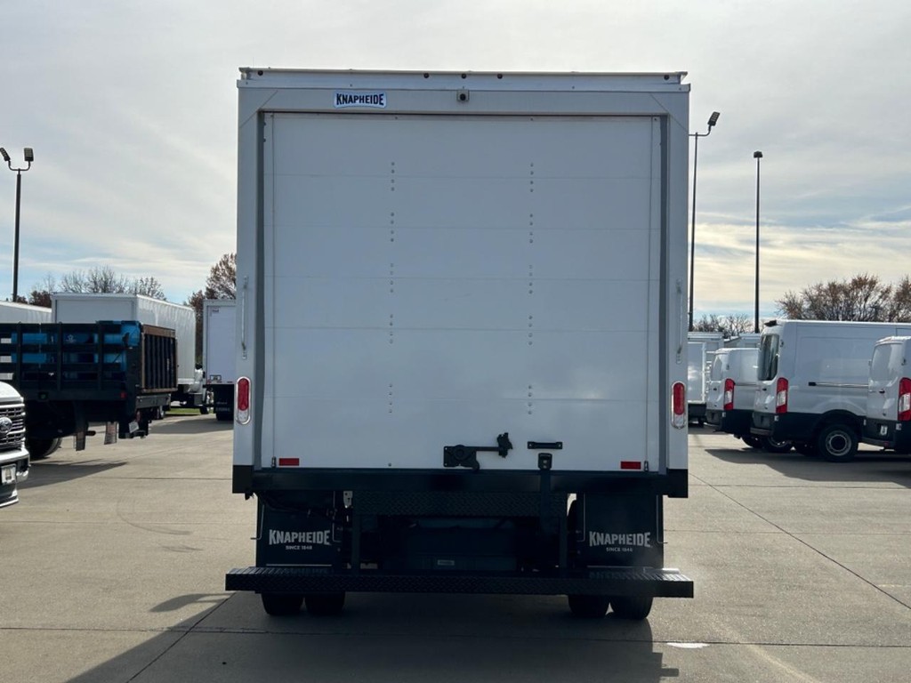 Ford E-Series Cutaway Vehicle Full-screen Gallery Image 4