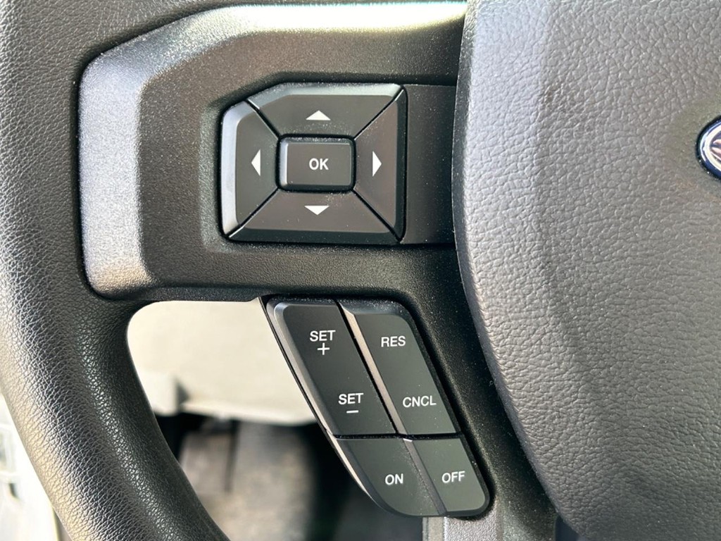 Ford E-Series Cutaway Vehicle Full-screen Gallery Image 8