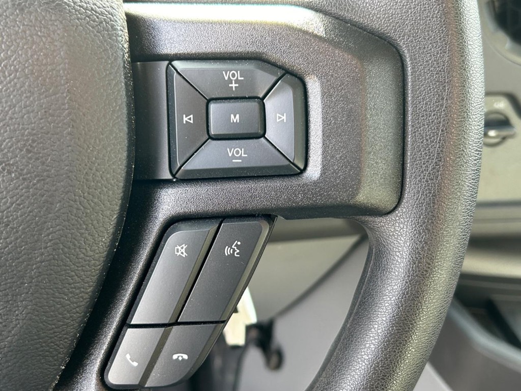 Ford E-Series Cutaway Vehicle Full-screen Gallery Image 9